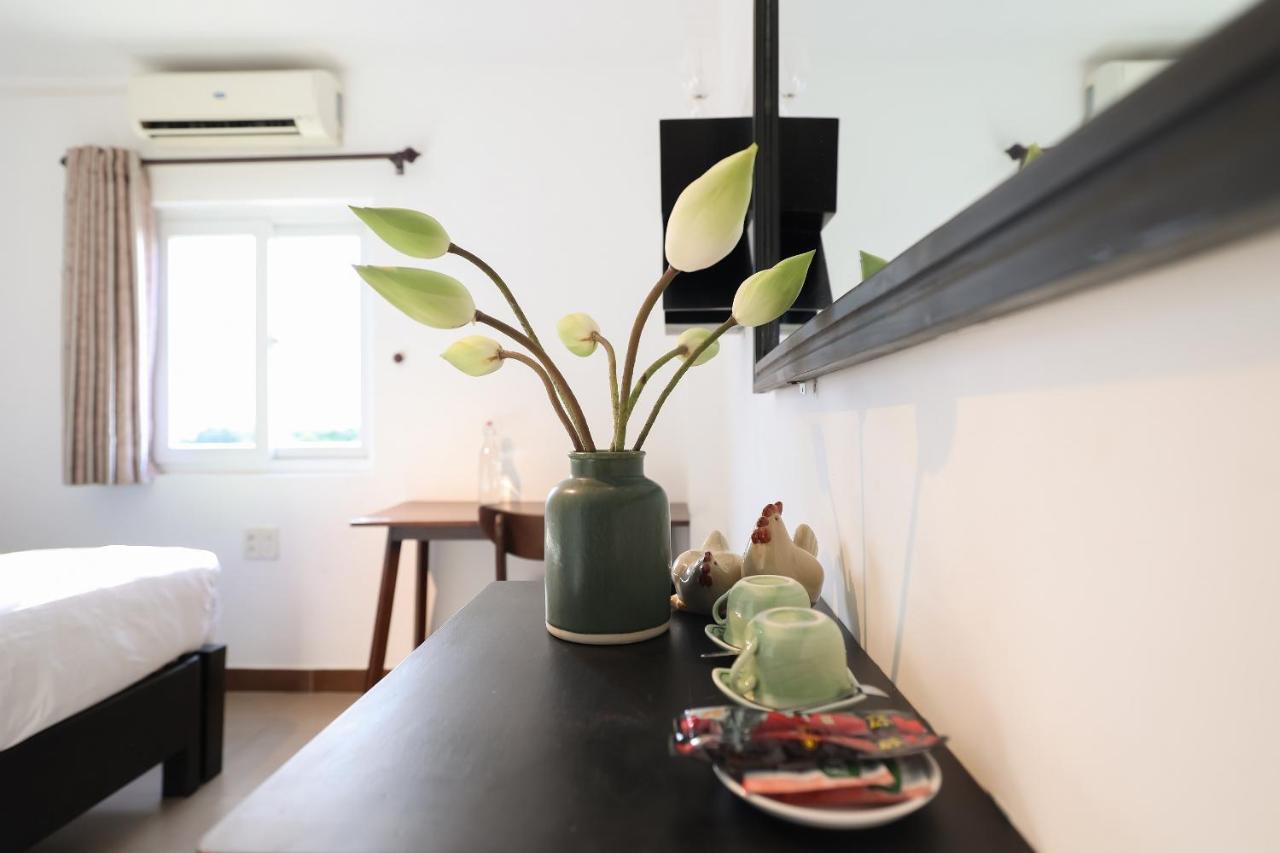Charming Riverside Hotel Hue Bagian luar foto