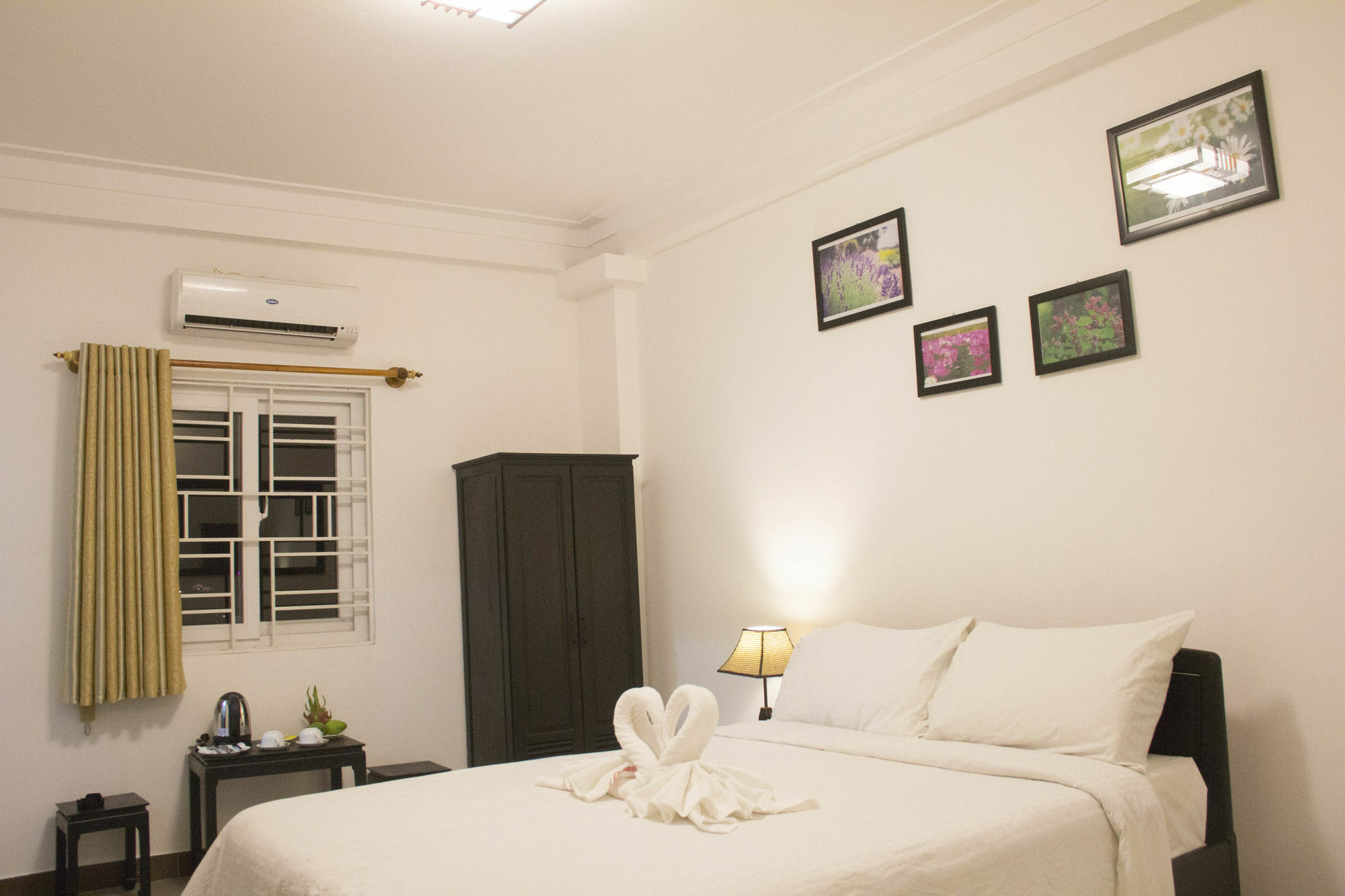 Charming Riverside Hotel Hue Bagian luar foto